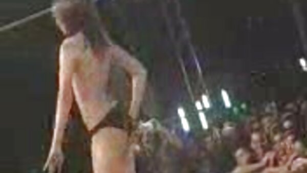 Genesis Skye und Deja Dare ficken in einem unglaublich erregenden fette weiber nackt Dreier-Sexvideo