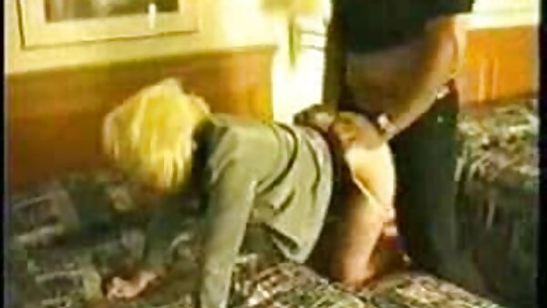 Bodacious Bimbos mit schlanken Körpern nehmen an wilder Gruppensex-Orgie nackte frauen dick teil